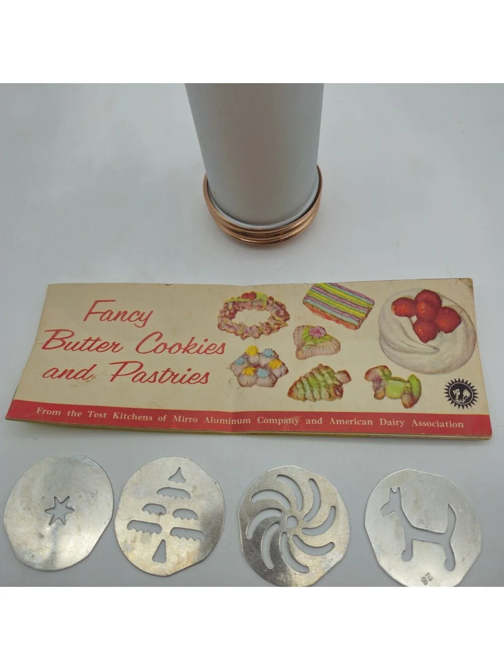 Vintage Mirro Cookie Press w/4 Design Discs & Recipe Booklet